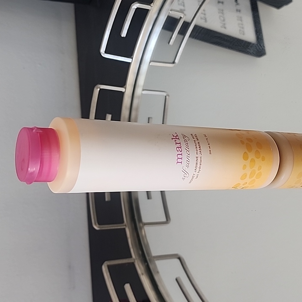 Mark Self sanctuary honey jasmine moisture milk